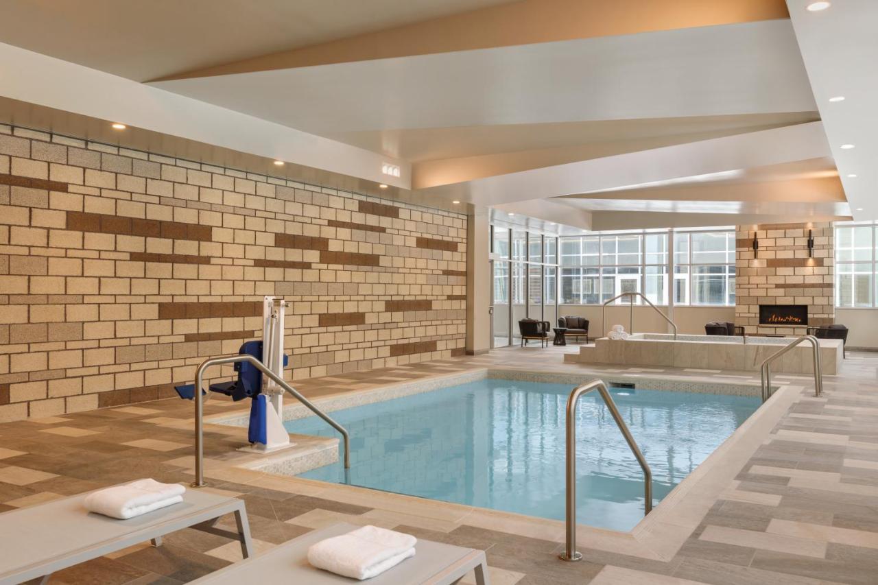 Even Hotels Rochester - Mayo Clinic Area By Ihg Bagian luar foto
